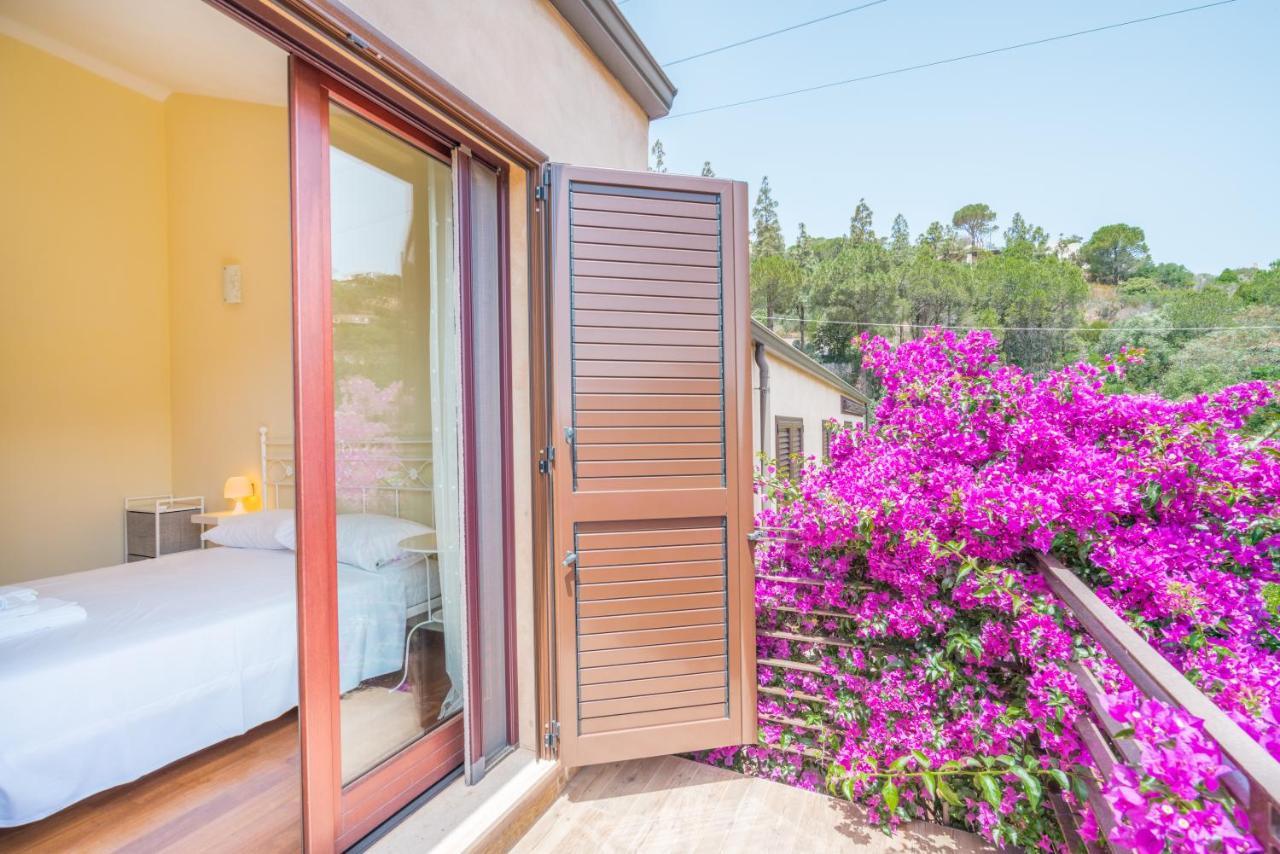 Villa Luna . Chia Eden Rock . Wifi Ac Riva dei Pini Екстер'єр фото